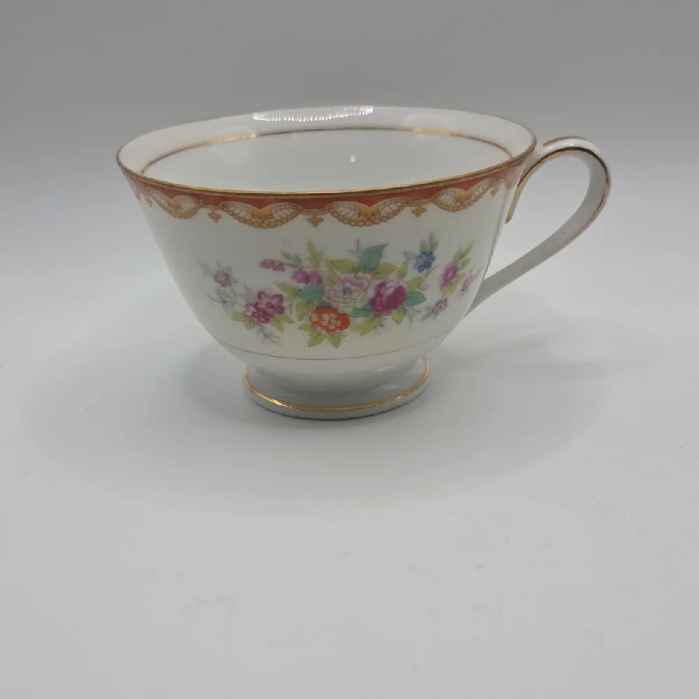 Tea Cup Diamond Supply Co. Floral White and Gold Teacup Occupied Japan